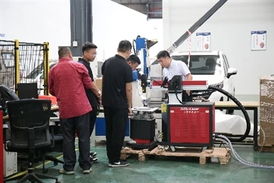 Odborníci z Čínské akademie inženýrské fyziky Navštivte MRJ-Laser pro technic...